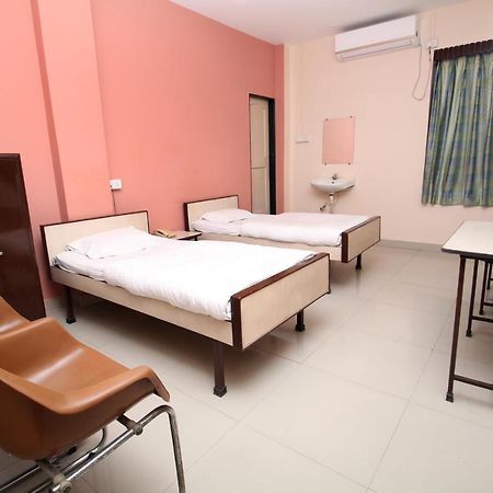 Hotel Gomatgiri Aurangabad  Exterior photo