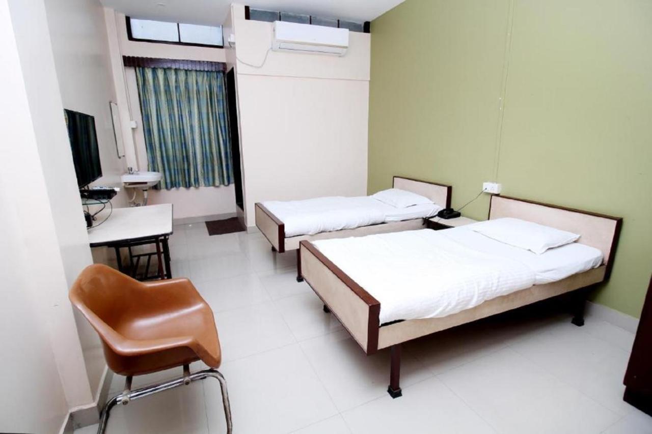 Hotel Gomatgiri Aurangabad  Exterior photo