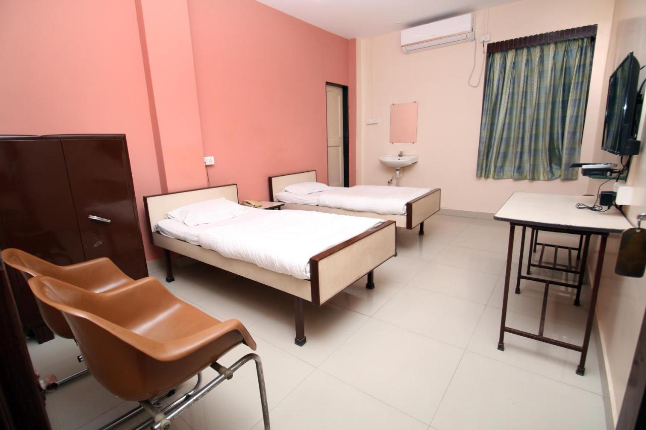 Hotel Gomatgiri Aurangabad  Exterior photo